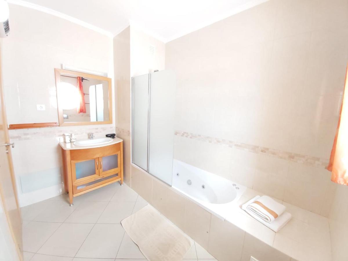 Penthouse With Sea Views Apartment Albufeira Exterior photo